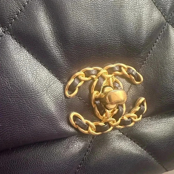 💕Chanel 19 SMALL💕 - Picture 6 of 14